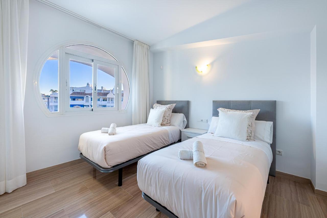 Atico Puerto Marina First Island With Sea Views And Rooftop Pool Benalmádena Eksteriør bilde